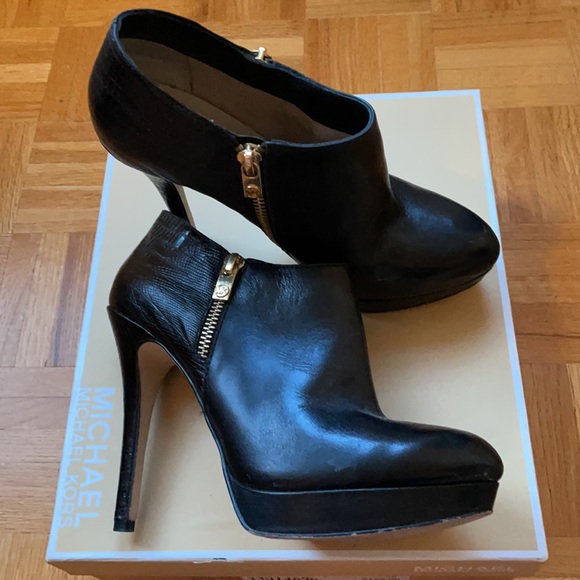 Michael Kors York Platform bootie - Picture 2 of 8